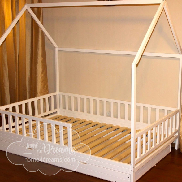 Painted Toddler House Bed H4D-19