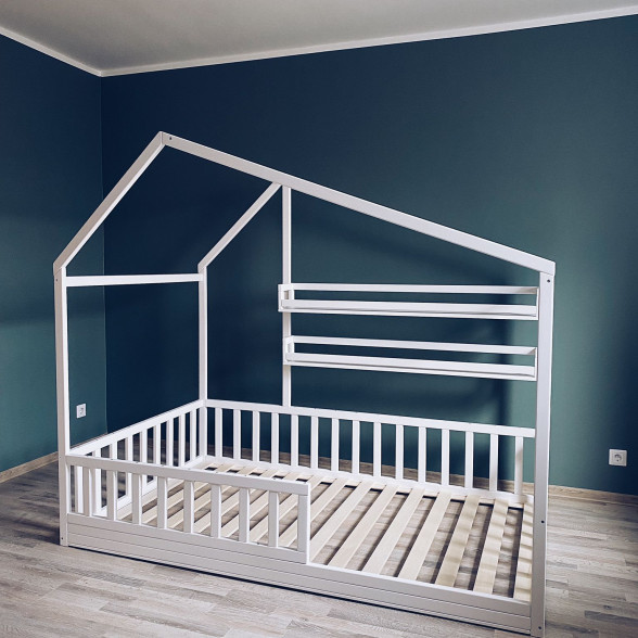 Toddler Floor Bed with Roof and Shelves H4D-56